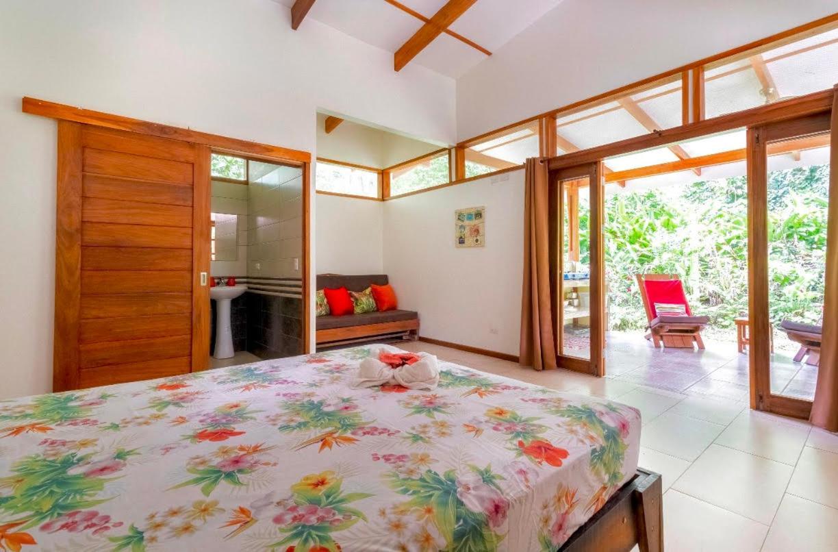 Peace Garden Spacious Bungalows- A Walk To The Beach Cocles Εξωτερικό φωτογραφία